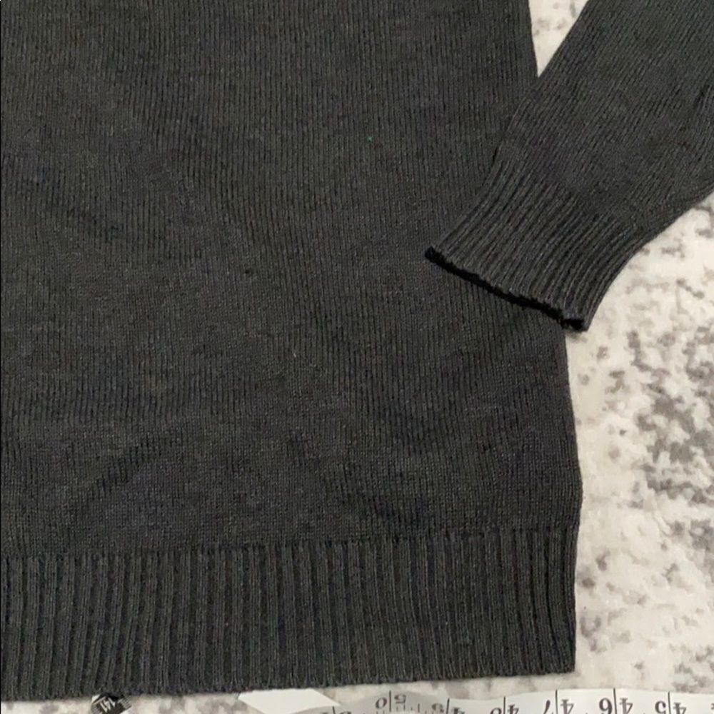 Oscar De La Renta 1/4 zip sweater size M grey EUC - Picture 3 of 8